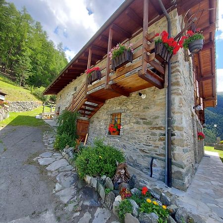 Monolocale Di Montagna Guest House Gressan Exterior photo